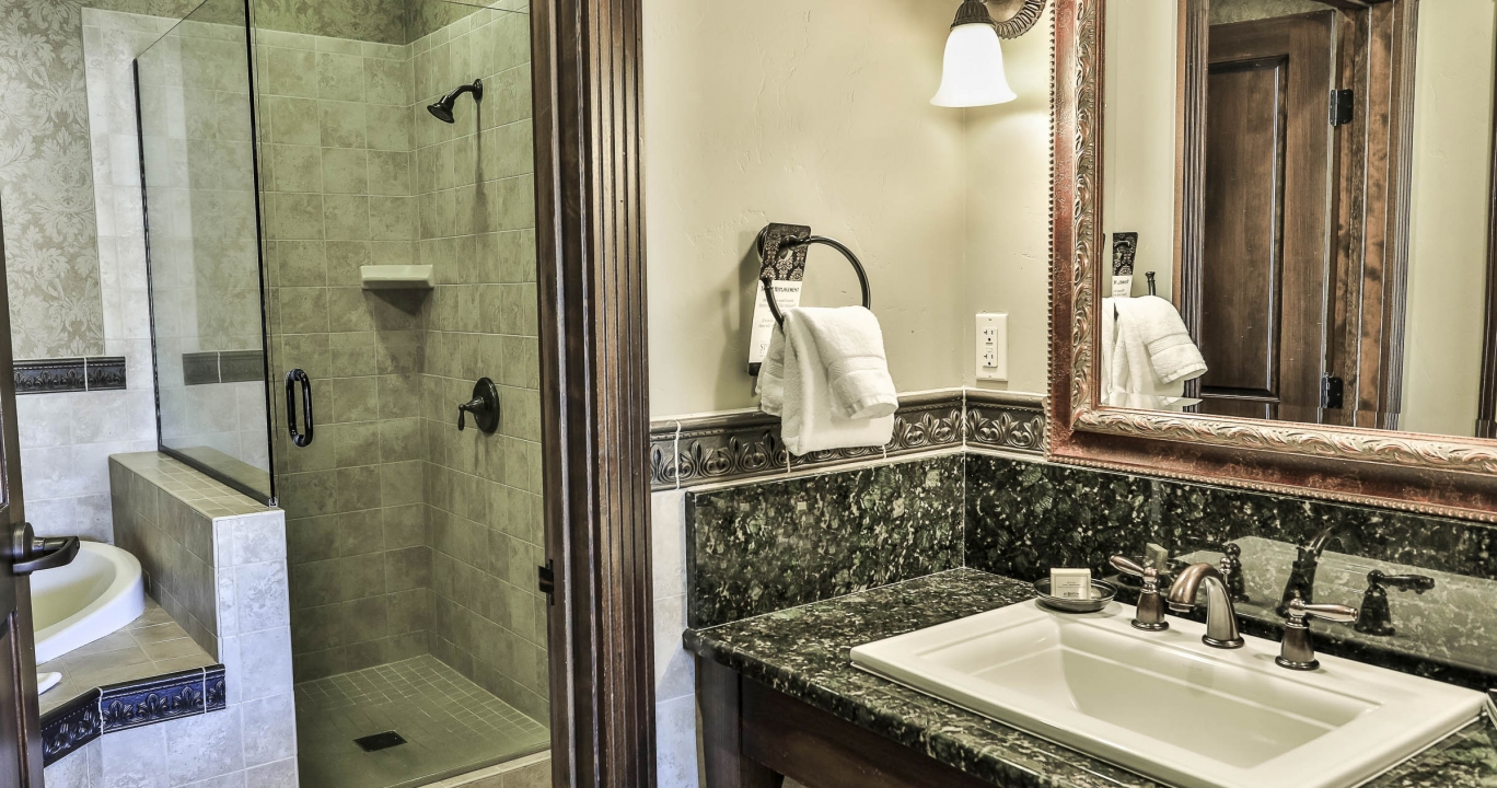 The Luxe bathroom in the MacComb Suite