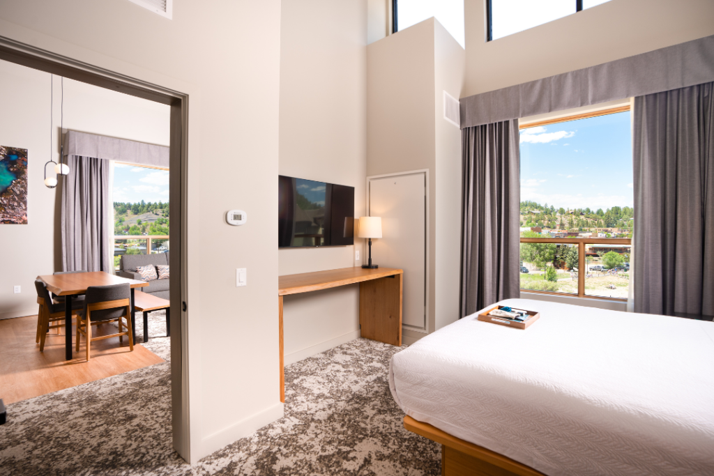 Alberta Ridge - 3 Bedroom Condo Suite